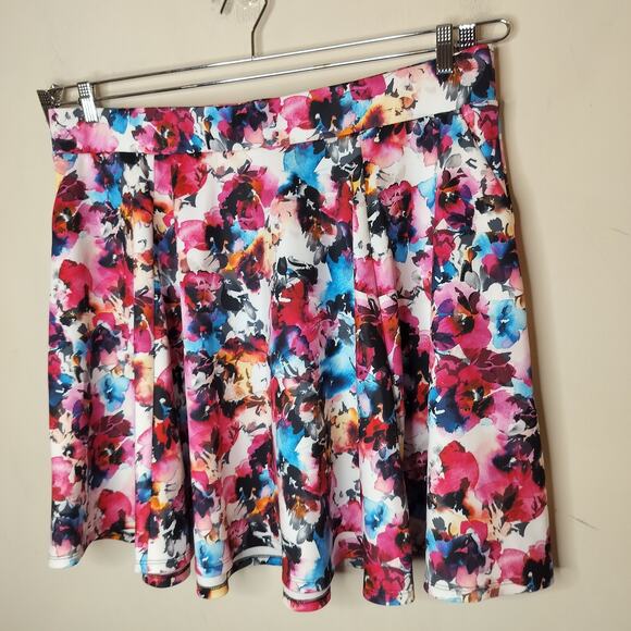 Torrid Floral Flare Mini Skirt Stretch Pull On Pockets - Picture 4 of 9